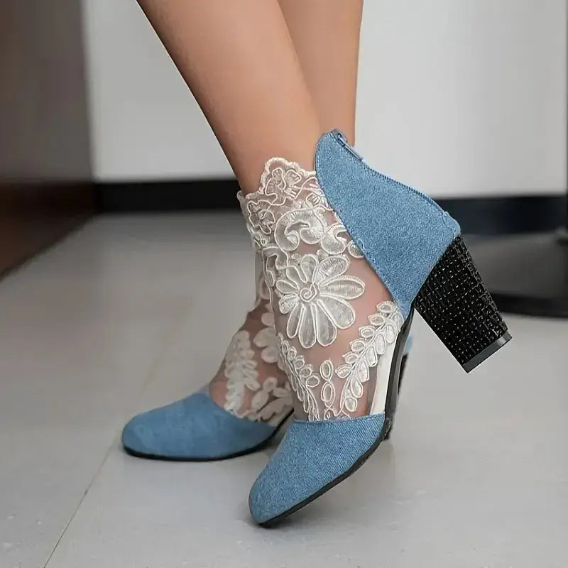 Estella Lace Boots 🖤