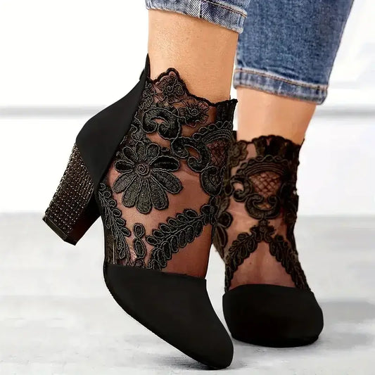 Estella Lace Boots 🖤