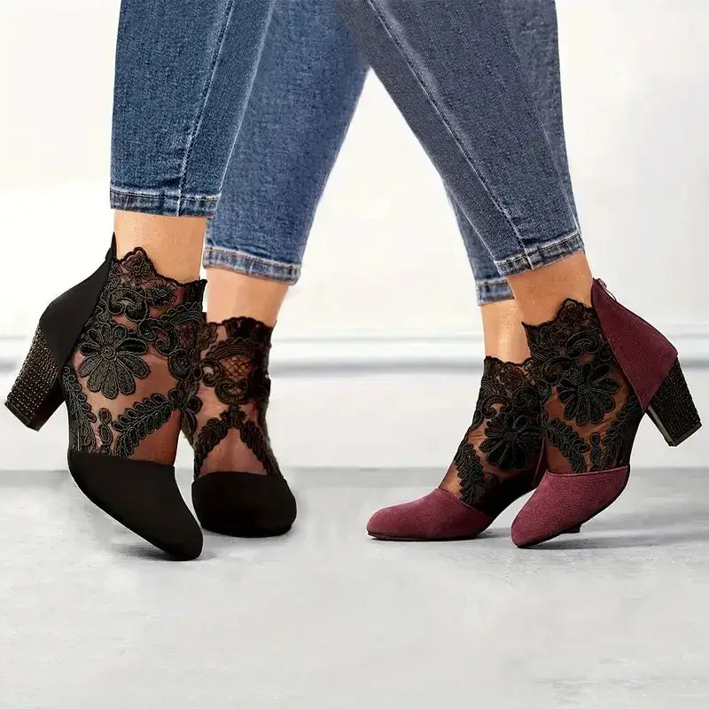 Estella Lace Boots 🖤