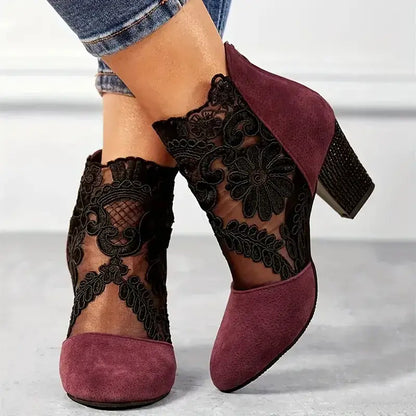 Estella Lace Boots 🖤
