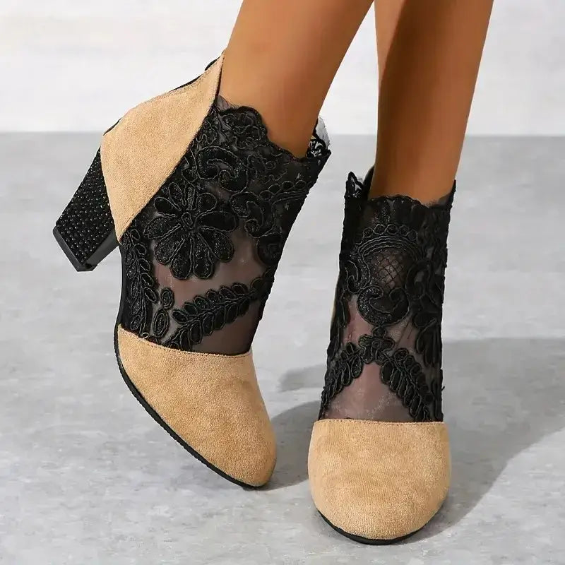Estella Lace Boots 🖤