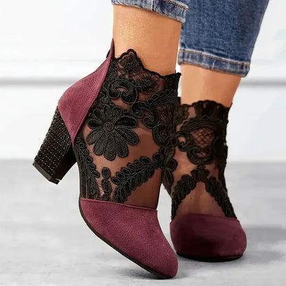Estella Lace Boots 🖤
