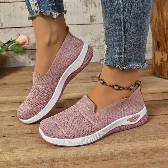 Aveline Walking Sneakers