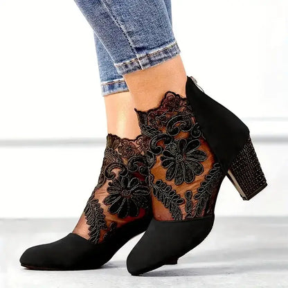 Estella Lace Boots 🖤
