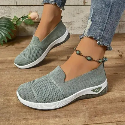 Aveline Walking Sneakers