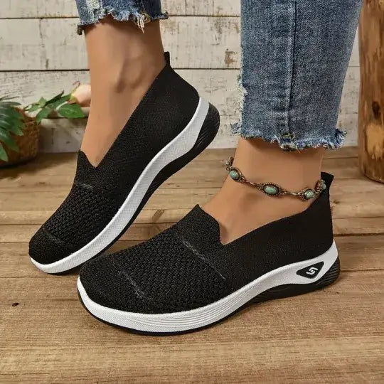 Aveline Walking Sneakers