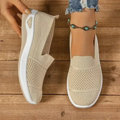 Aveline Walking Sneakers