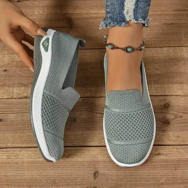 Aveline Walking Sneakers